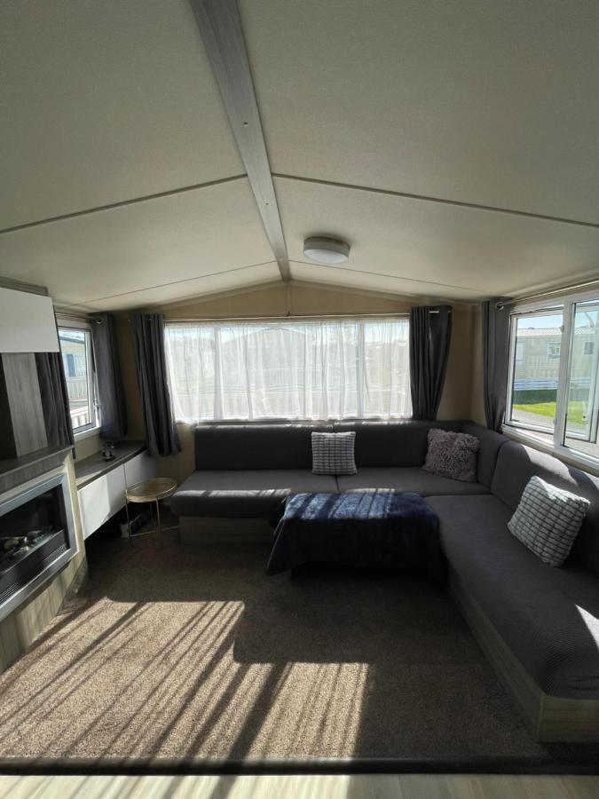 Delightful 6 Berth Holiday Home With Decking Area 奇切斯特 外观 照片
